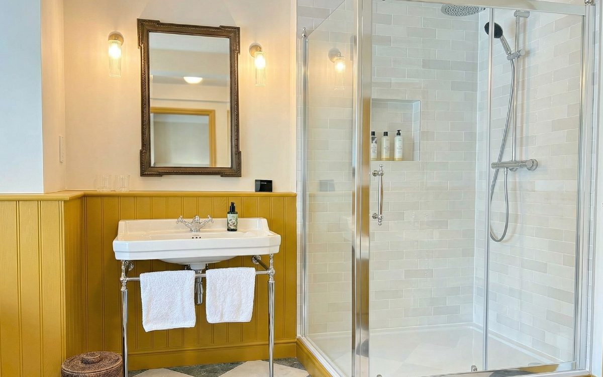 Blenheim Suite Bathroom