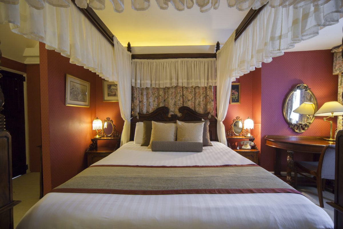 Blenheim Suite Bed