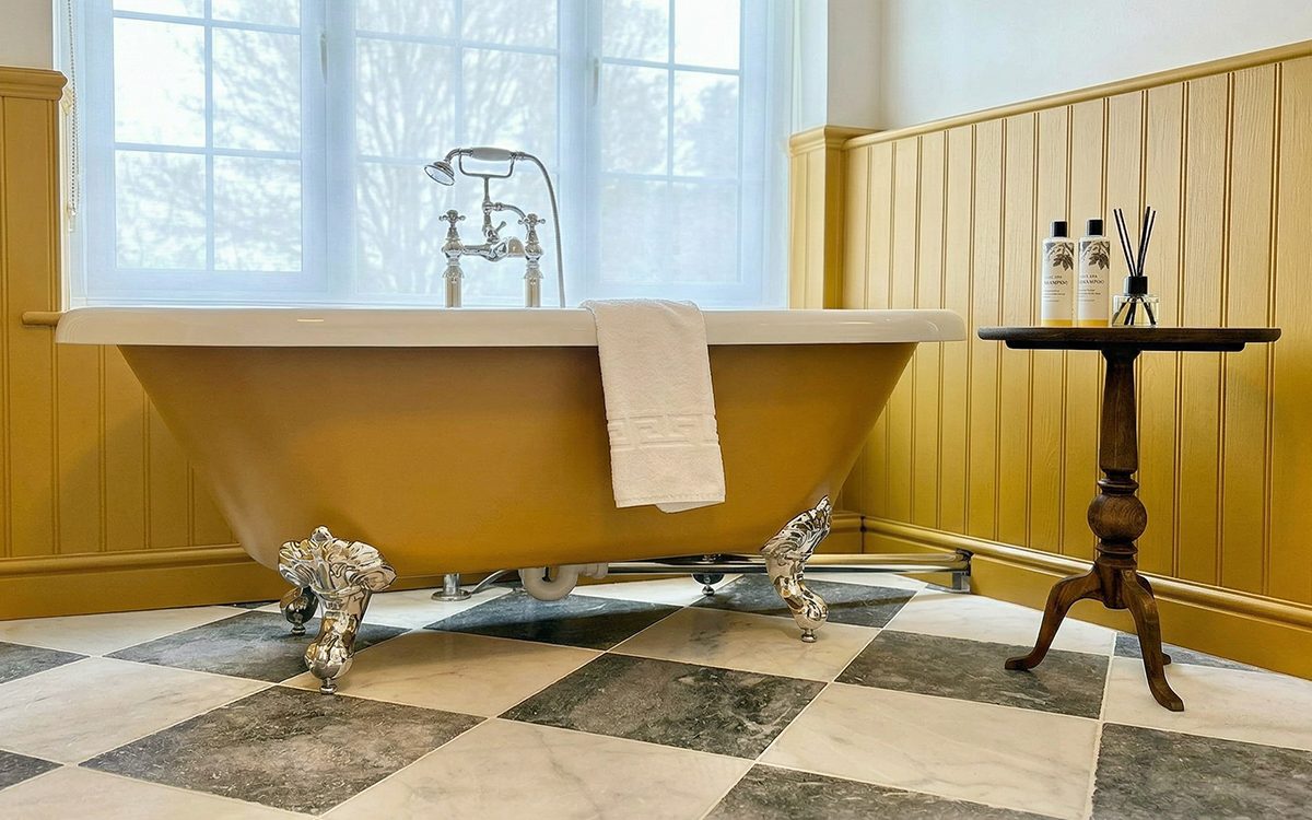 Blenheim Suite Bathroom